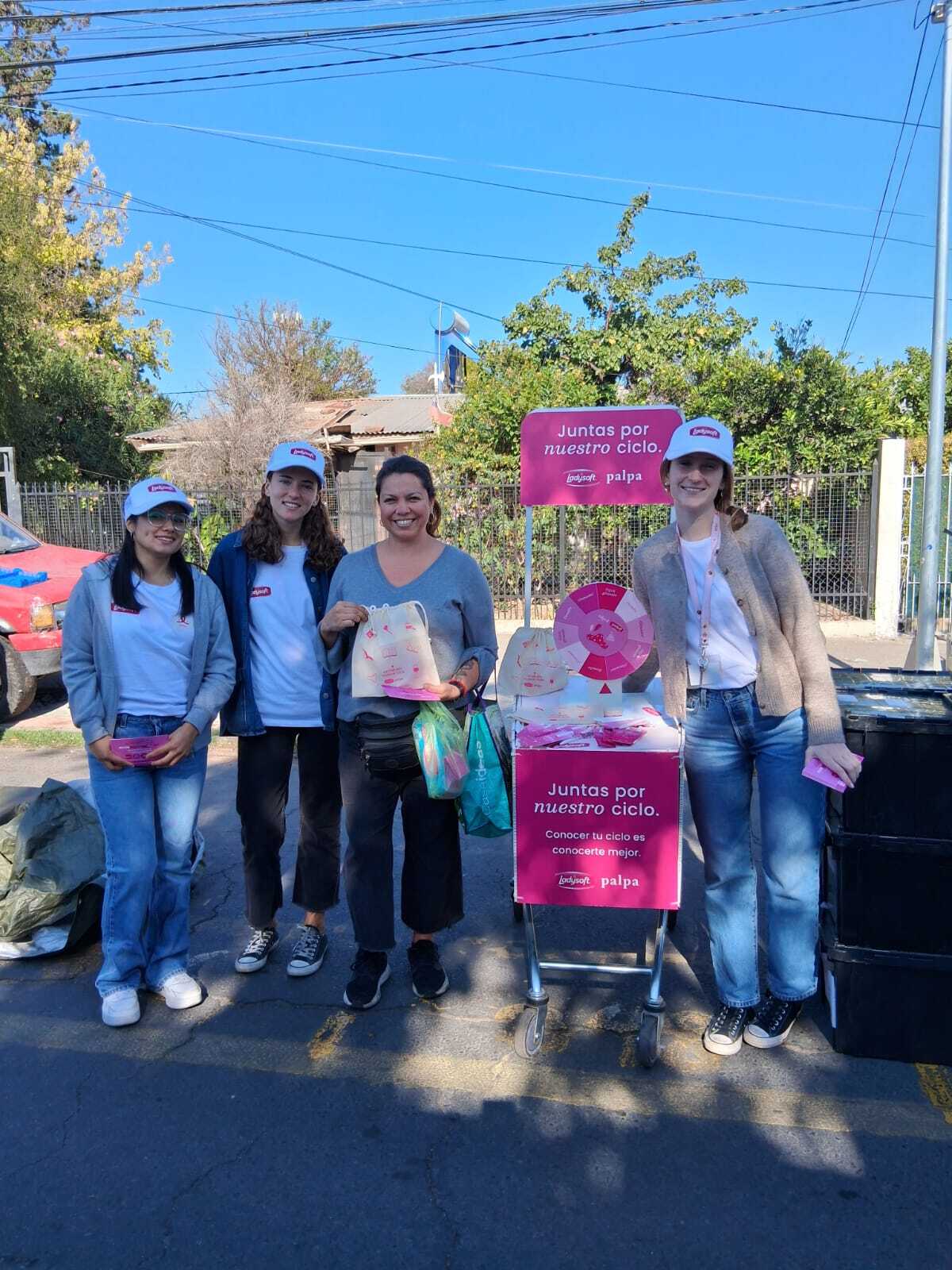 palpa-ferias-santiago-conversaciones-salud-menstrual-terreno