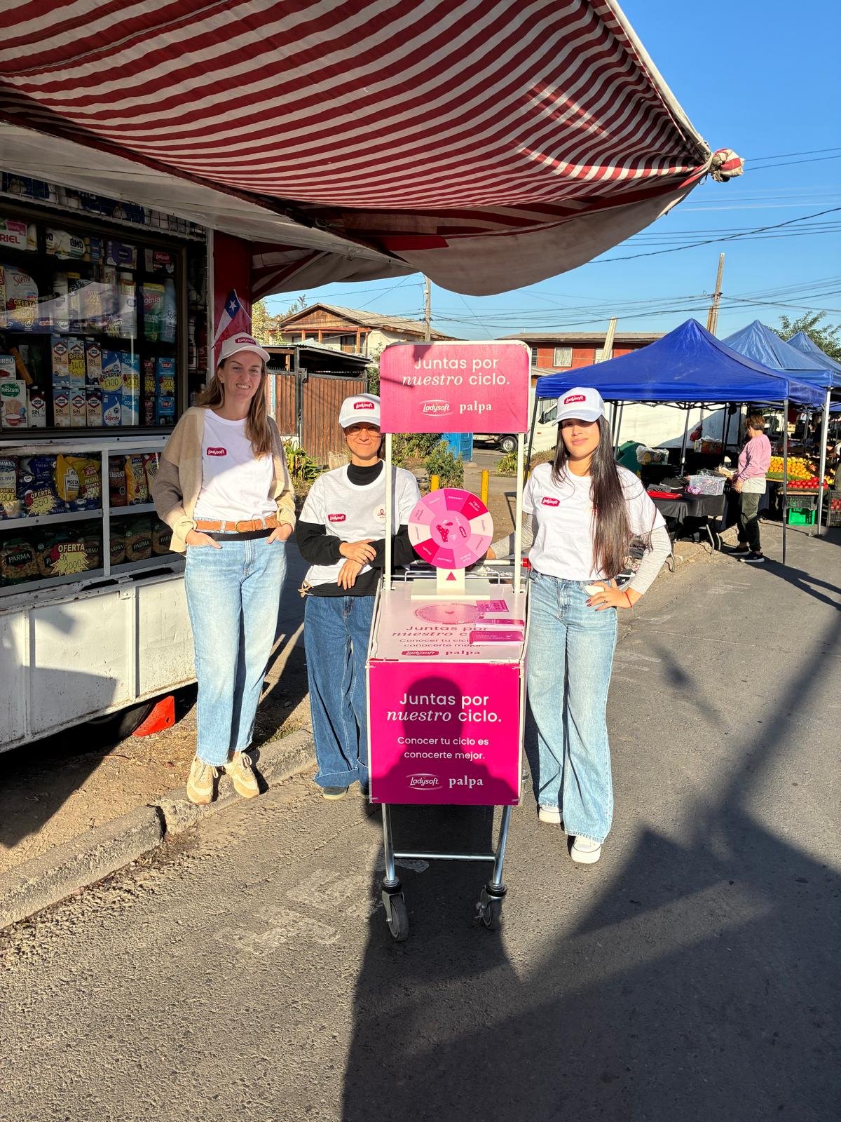 palpa-stand-movil-carrito-rosa-educacion-ciclo-menstrual
